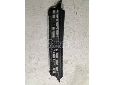 Resetka branika za Audi Q3