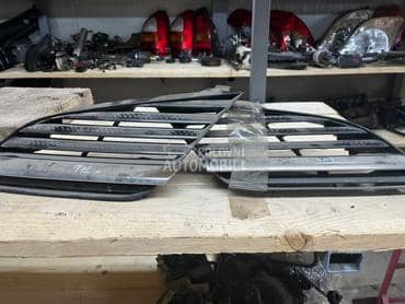 Resetke hrom maske hrom za Nissan Primera od 2002. do 2007. god.