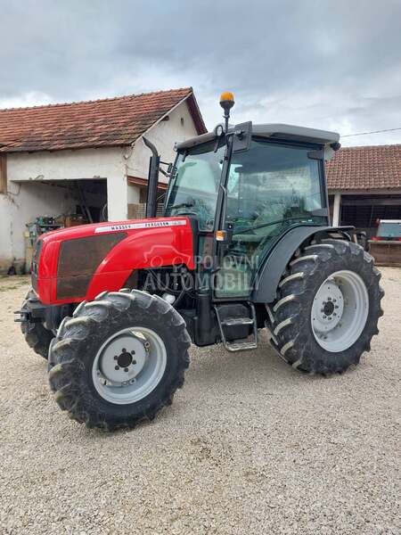Massey Ferguson 2440ST