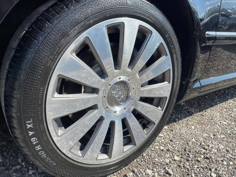 Audi A8 Long
