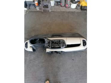 komplet tabla sa air begovima za Fiat 500L od 2014. do 2018. god.