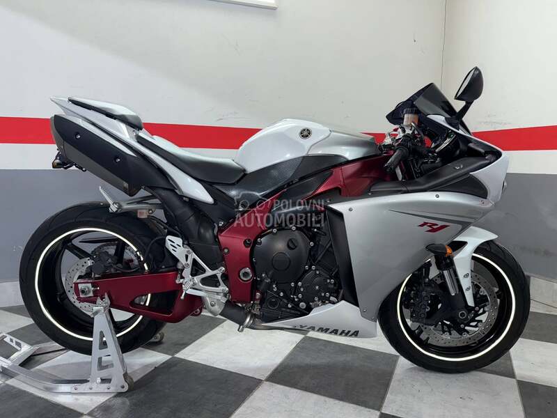 Yamaha Yzf r1