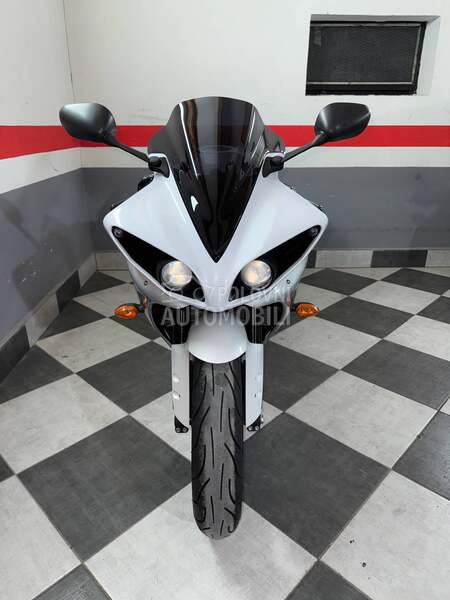 Yamaha Yzf r1