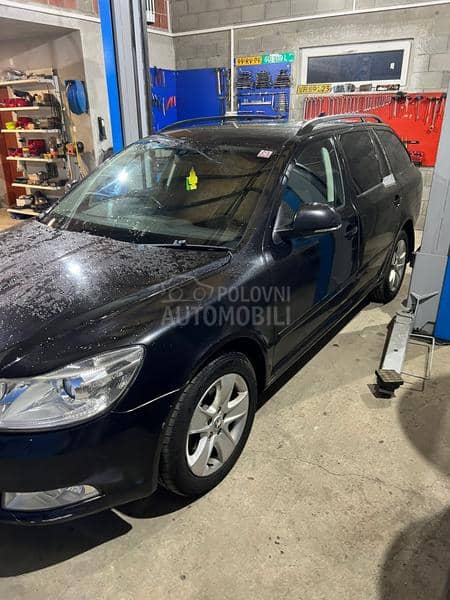 Škoda Octavia 1.6 d -  kompletan auto u delovima