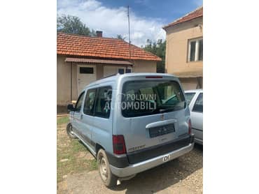 Auto staklo (šoferšajbna, proz za Peugeot Partner od 1999. do 2003. god.