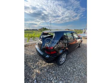 Volkswagen Golf 4 -  kompletan auto u delovima