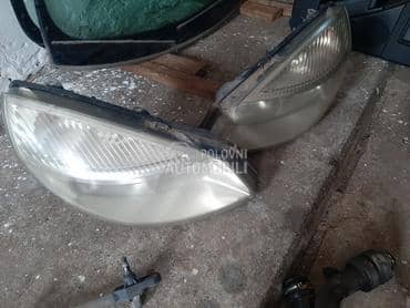 levi,desni far za Renault Scenic od 2002. do 2006. god.