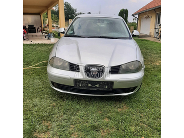 Seat Ibiza 6L -  kompletan auto u delovima