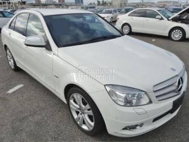 Mercedes Benz C Klasa W204 -  kompletan auto u delovima