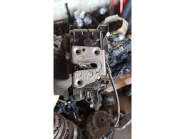 brava u vratima clio 3 za Renault Clio