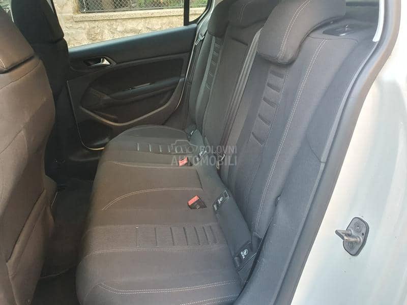 Peugeot 308 1.6 eHDI ALLURE