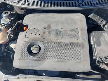 Volkswagen Polo 2001. god. -  kompletan auto u delovima