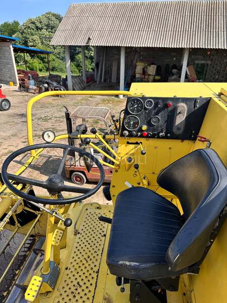 New Holland 8030