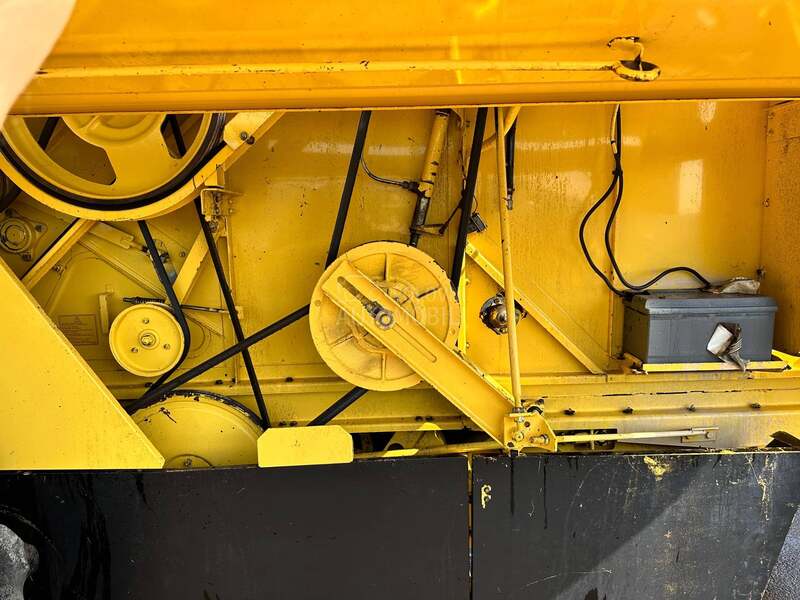 New Holland 8030