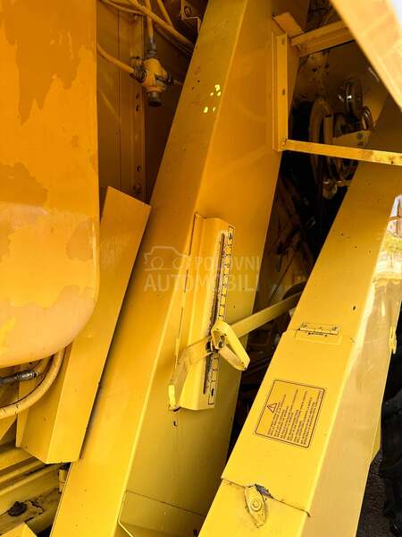 New Holland 8030