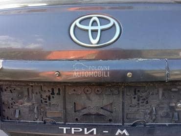 Toyota Avensis -  kompletan auto u delovima