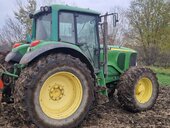 John Deere 6820