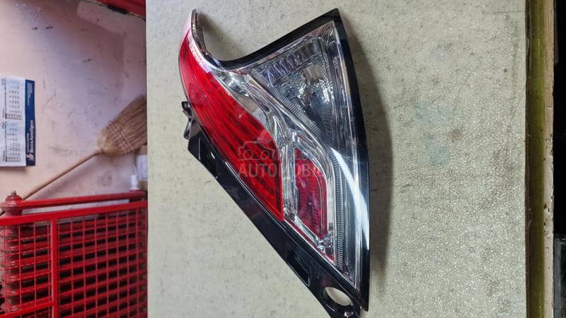 Lampa stopa ili stop svetlo