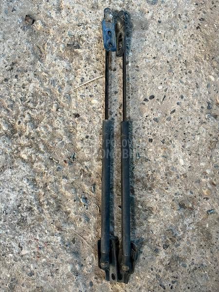 Amortizer gepek vrata