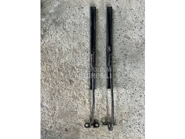 Granicnik zadnjih vrata za Nissan Vanette od 1992. do 2001. god.