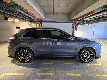 Porsche Cayenne S Sport-Chrono