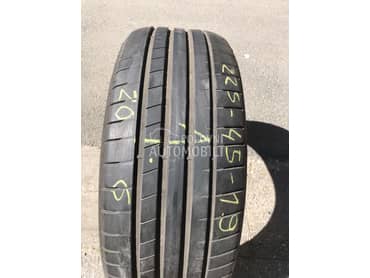 Dunlop 225/45 R19 Letnja