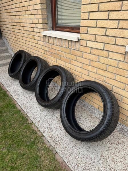 Dunlop 255/45 R20 Zimska