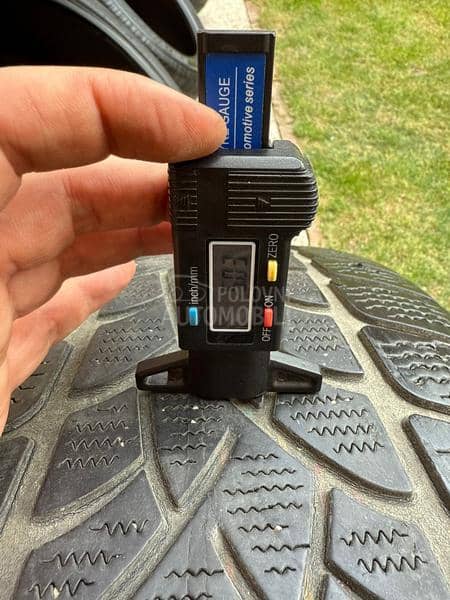 Dunlop 255/45 R20 Zimska