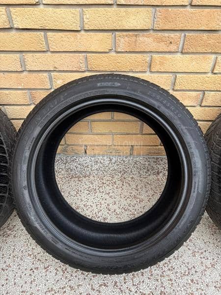 Dunlop 255/45 R20 Zimska