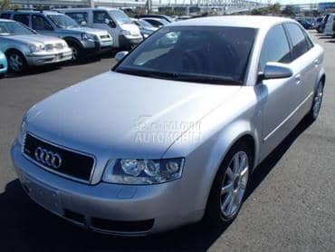 Audi A4 -  kompletan auto u delovima