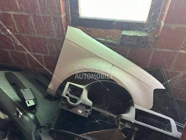 Blatobran krilo desni belo za Audi A3 od 2008. do 2012. god.