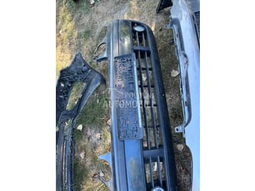 Branik prednji sa maglenkama za Volkswagen Polo od 2001. do 2005. god.