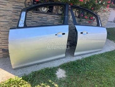 Prednja vrata Z 176 za Opel Astra J od 2009. do 2015. god.