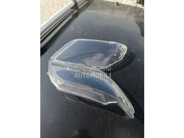 Staklo fara za Mitsubishi Outlander od 2003. do 2006. god.