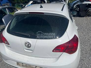 polica u gepeku za Opel Astra J od 2009. do 2015. god.