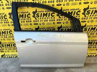 Vrata prednja desna siva za Ford Focus od 2008. do 2012. god.