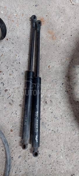 Amortizer gepek vrata