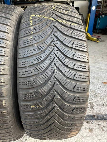 Hankook 215/60 R16 Zimska