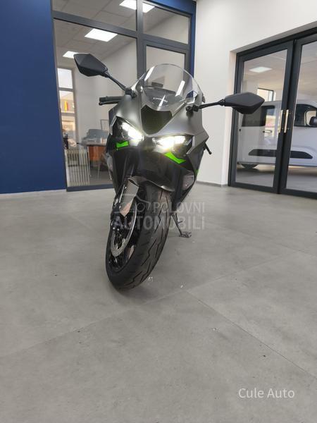 Kawasaki Ninja ZX-6R