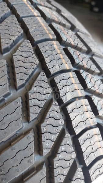 General 225/70 R16 Zimska