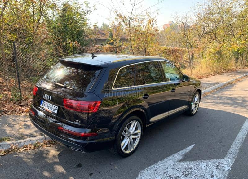 Audi Q7 S Line