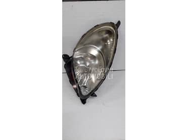 Far desni za Toyota Yaris Verso od 2004. do 2006. god.