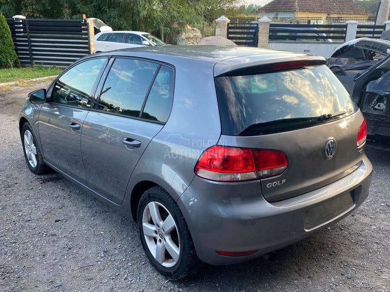 Volkswagen Golf 6 1.6 TDI 2011. god. -  kompletan auto u delovima