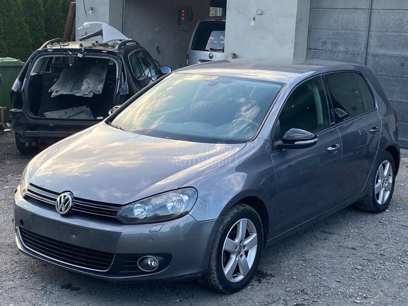 Volkswagen Golf 6 1.6 TDI 2011. god. -  kompletan auto u delovima