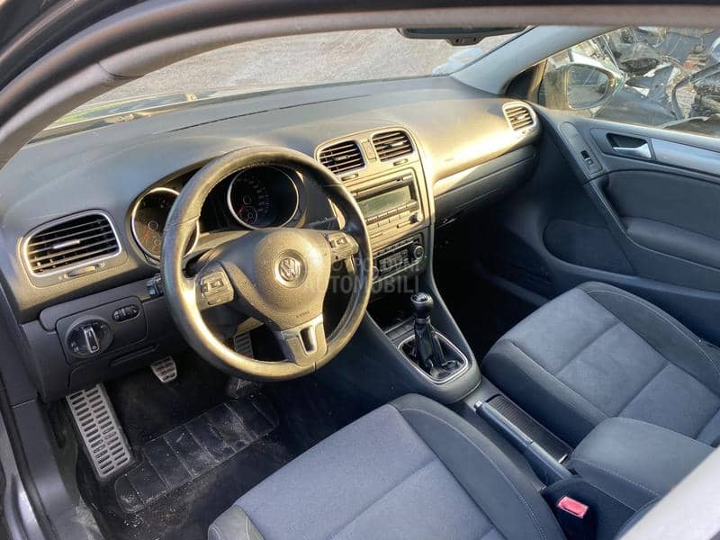 Volkswagen Golf 6 1.6 TDI 2011. god. -  kompletan auto u delovima