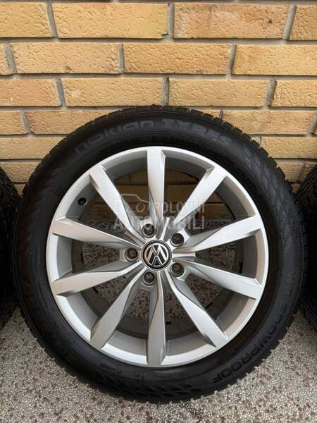 Nokian 215/55 R17 Zimska