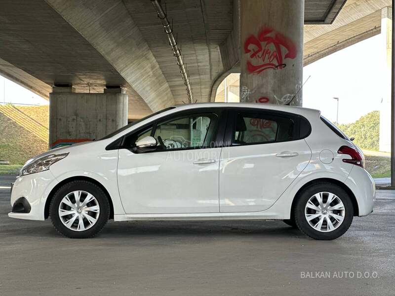 Peugeot 208 1.6 HDI / NAV