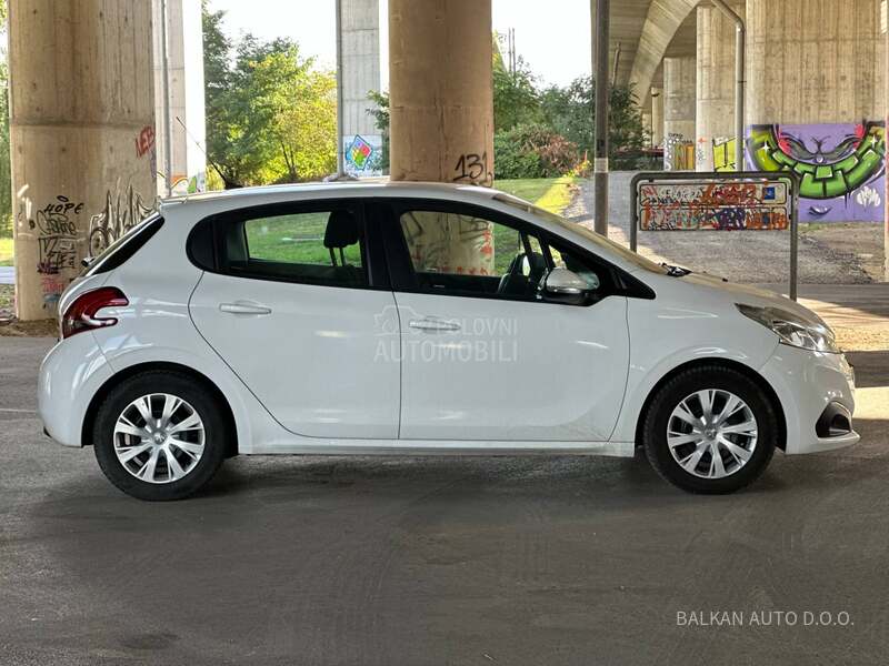 Peugeot 208 1.6 HDI / NAV