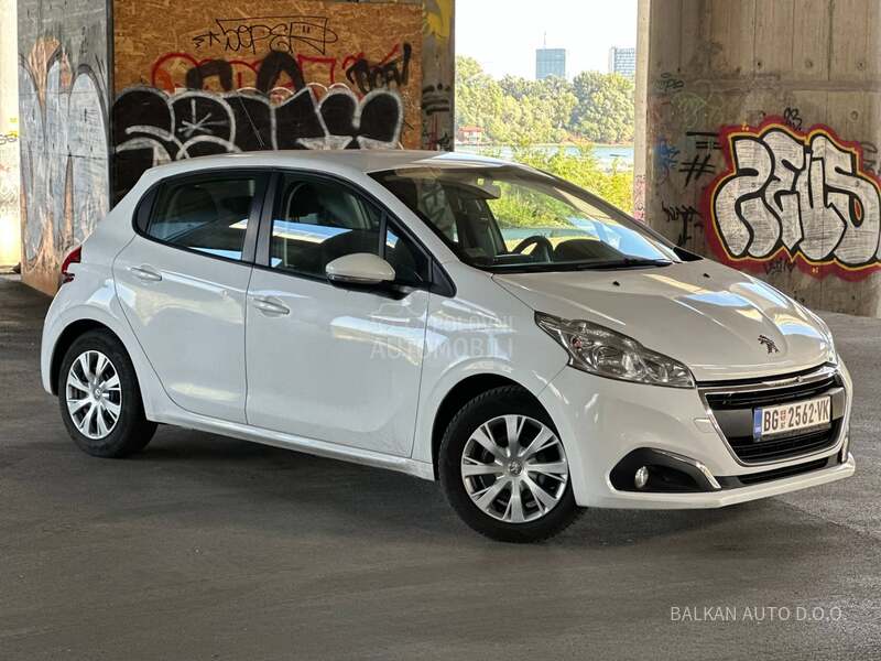 Peugeot 208 1.6 HDI / NAV