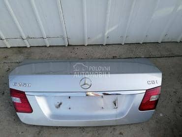 siva gepek vrata za Mercedes Benz E Klasa od 2008. do 2013. god.